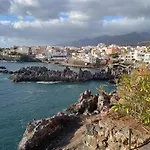 Apartment Alcavista - Garage, Ac, 350m To Ocean, Tv Channels, Sunsets And La Gomera View From Balcony Alcalá la Real