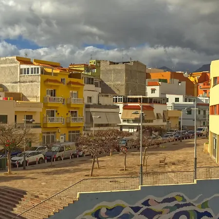 Alcavista - Garage, Ac, 350m To Ocean, Tv Channels, Sunsets And La Gomera View From Balcony Apartment Alcala (Tenerife)